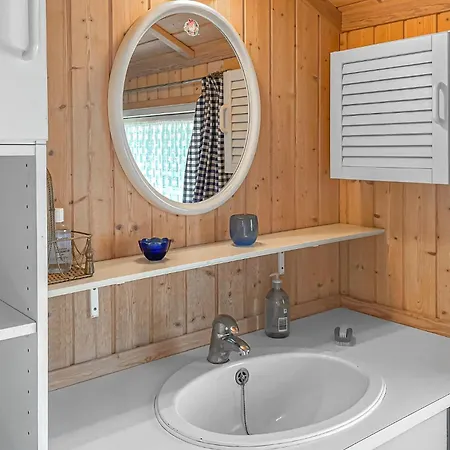 2 Bedroom Stunning In Prázdninový dům Slagelse